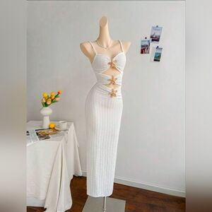 Elegant White Cut-Out Vacation Maxi Dress (S)